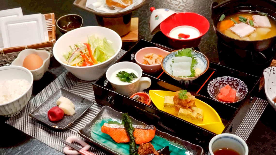 朝食